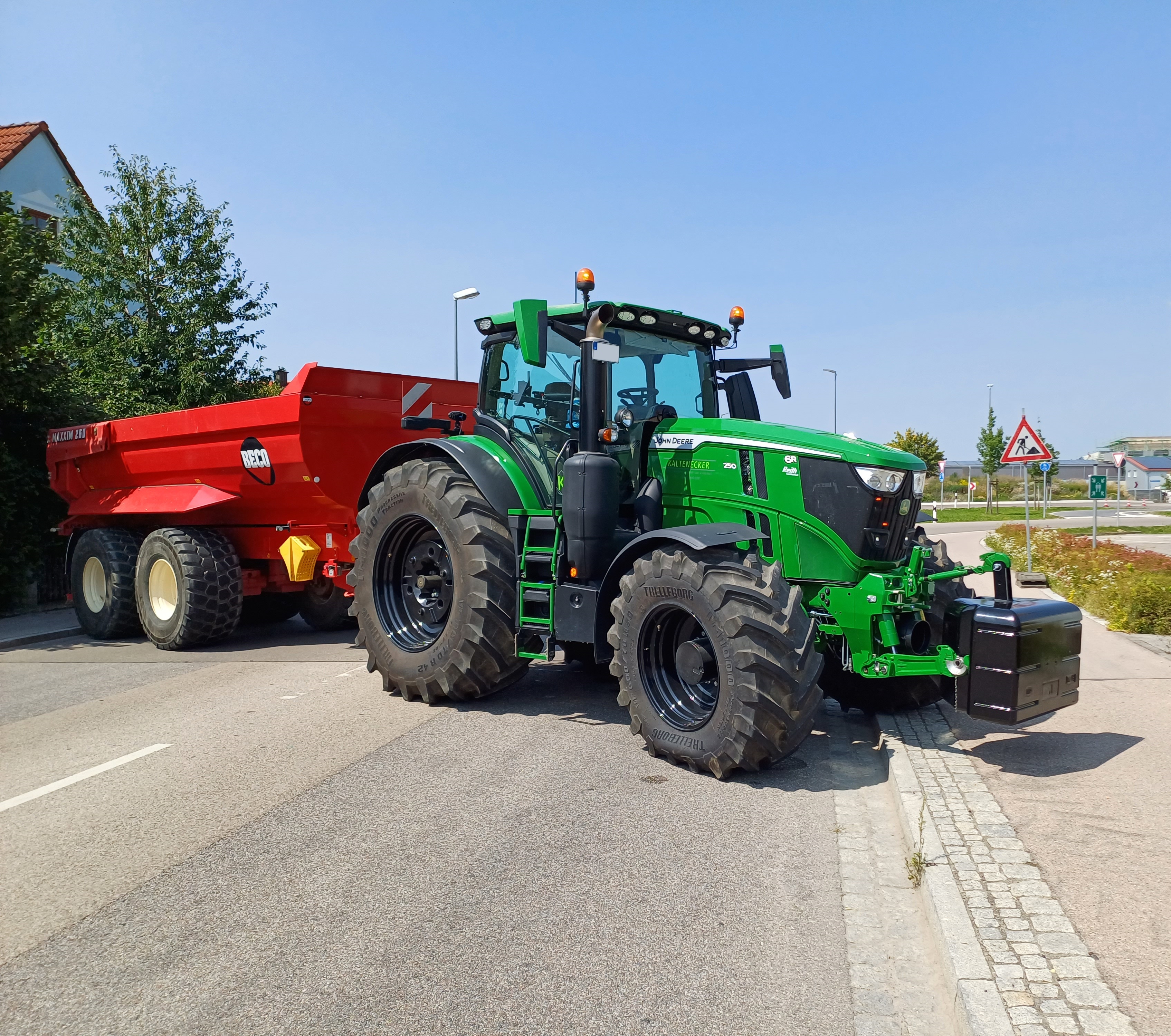 JOHN DEERE Straßensperre